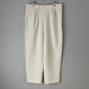 Annie P | Women's PA Vilma Kappa Box Capri in Bianco, 8/10